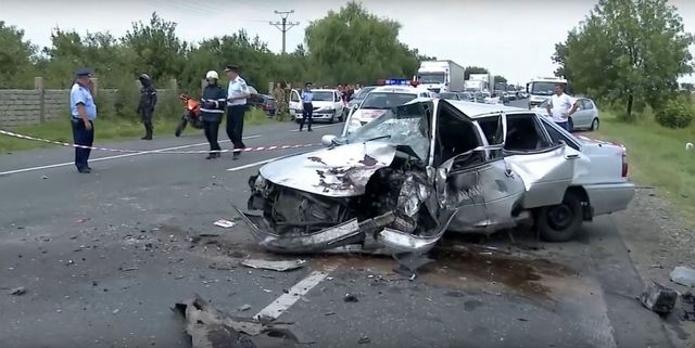 Un bărbat a murit după ce mașina sa a fost lovită de trenul Chișinău - Odesa în apropiere de satul Varnița
