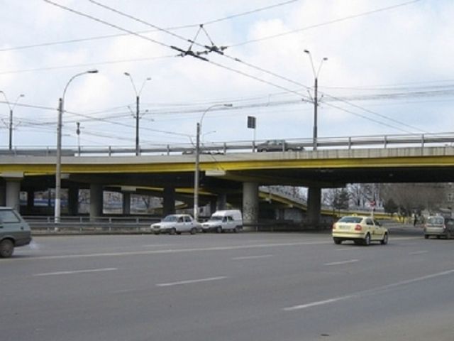 Una dintre bretelele Podului Grant se va închide de miercuri, pentru lucrări de reabilitare