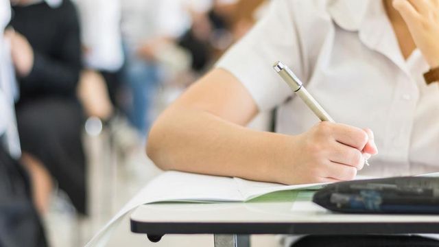 Absolvenții susțin astăzi primul examen de BAC 2023