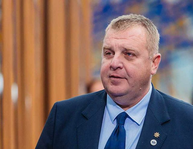 Каракачанов сезирал Цацаров за опити за създаване на македонско малцинство
