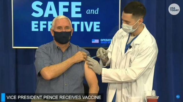 Vicepreședintele Mike Pence s-a vaccinat în direct la TV