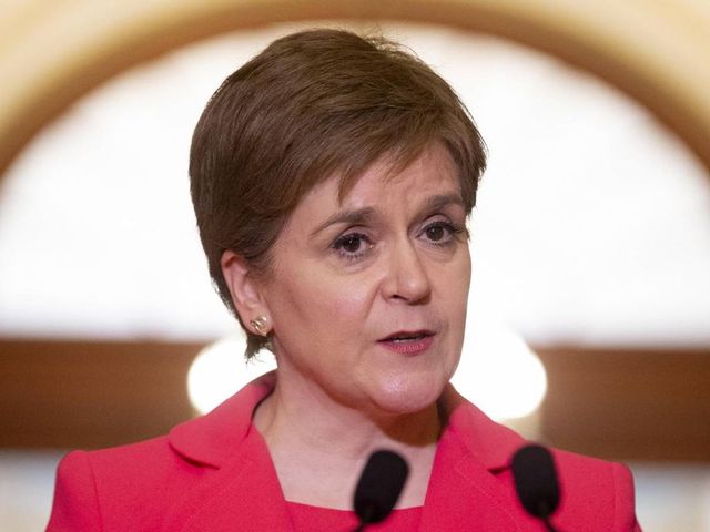 Nicola Sturgeon si dimette dalla carica di primo ministro della Scozia