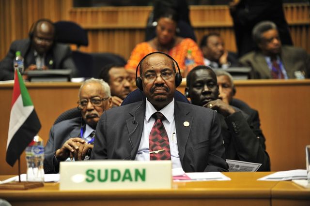 Sudan, Bashir sarà consegnato a Corte penale internazionale