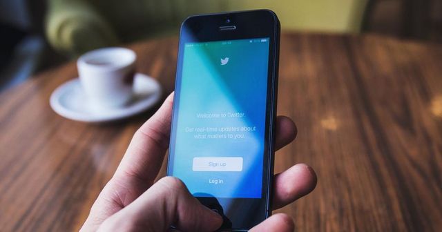 Twitter zrušil tisíce účtů na Blízkém východě kvůli šíření propagandy