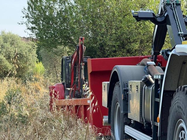 Omicidio di Denisa, trovata una vertebra durante gli scavi vicino la casa del killer