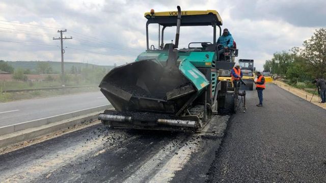 Probleme la construcția drumului Ungheni–Chișinău. Motivul pentru care muncitorii sunt în grevă de trei zile