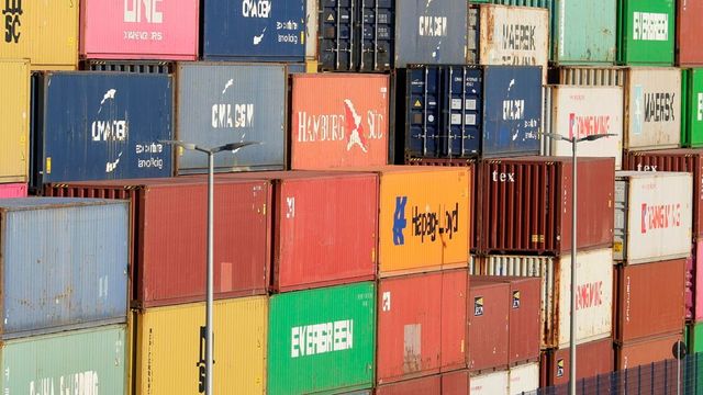 Il deficit commerciale Usa sale a record di 140,5 miliardi