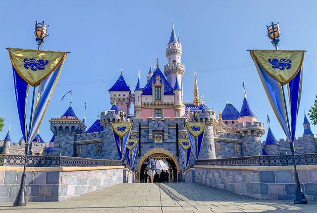 Compania Walt Disney dă afară peste 28 de mii de angajați