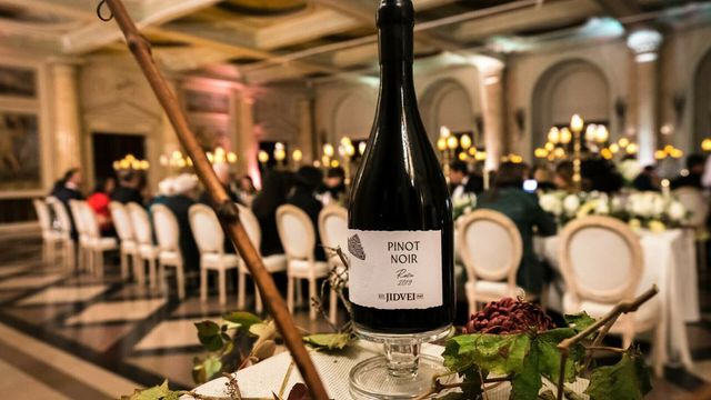 Jidvei, vinul oficial al vernisajului celei mai mari expoziții Brâncuși din lume