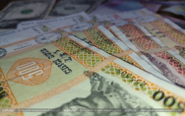 Валюта падает: официальный курс валют на 17 января