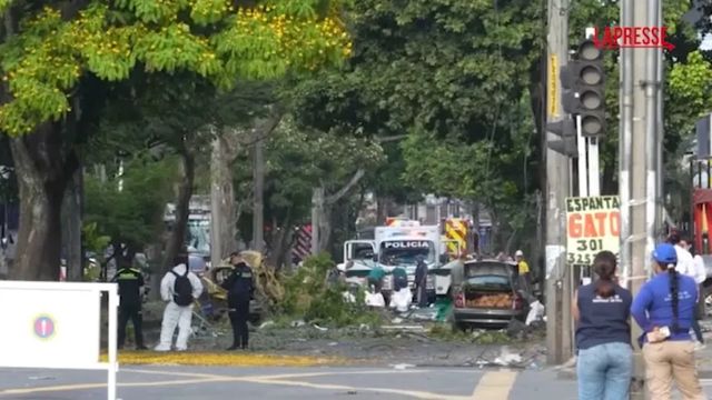 Almeno 17 le vittime dell'attentato in Colombia