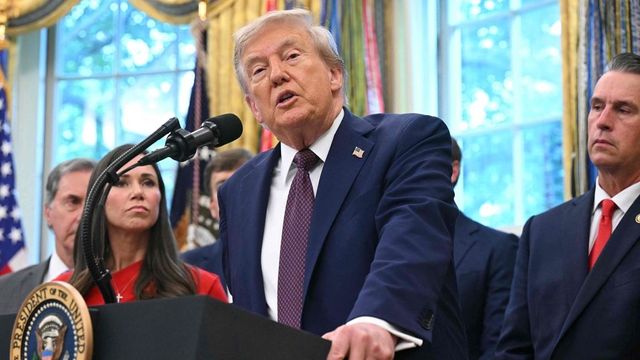 Trump asks Supreme Court to quickly take up tariffs case and reverse ruling finding them illegal