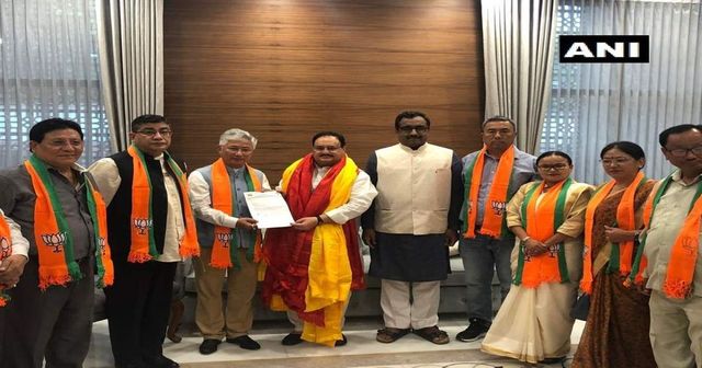 10 MLAs of Sikkim Democratic Front join BJP