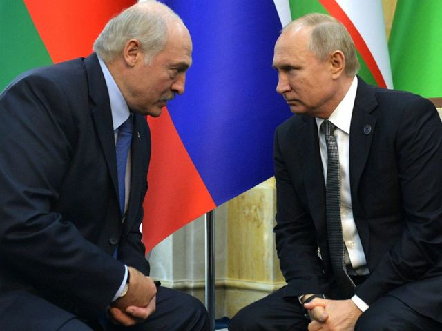 Названы крупнейшие государства-должники России
