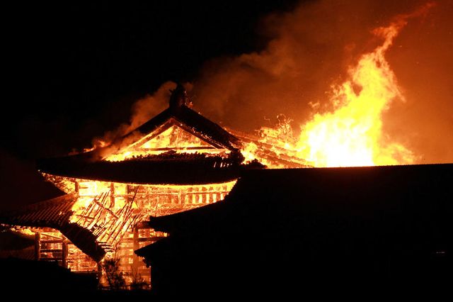 Incendiu devastator la castelul Shuri din Japonia, un obiectiv aflat pe Lista Patrimoniului Mondial