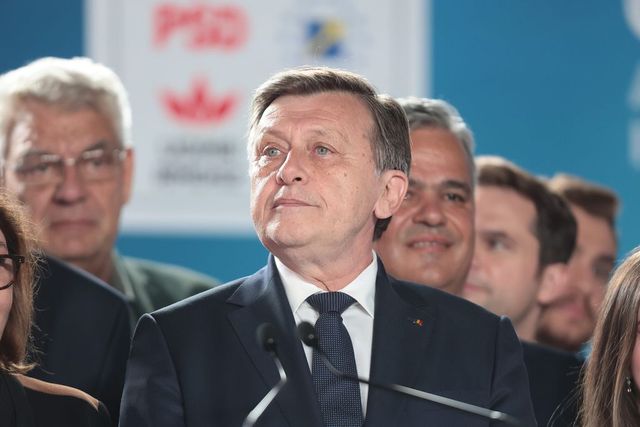 Crin Antonescu dezvăluie cine sprijină în turul doi al alegerilor prezidențiale