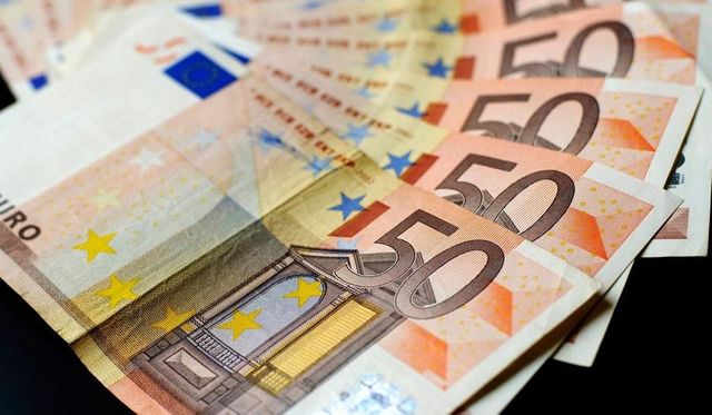 Curs valutar 15 aprilie 2019. Euro a crescut din nou
