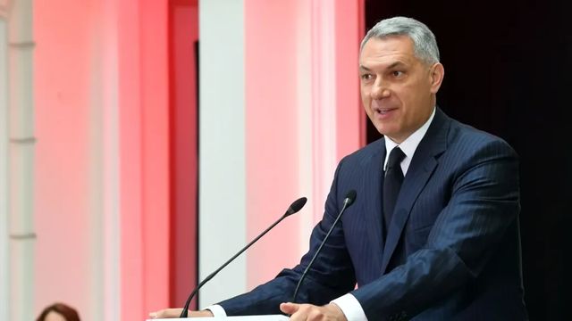 Lázár János: Nem árad, hanem átb*sz a Tisza