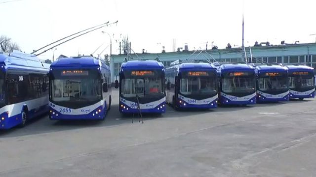 Încă 10 de troleibuze clasice, asamblate la Chișinău, au fost lansate pe liniile municipale