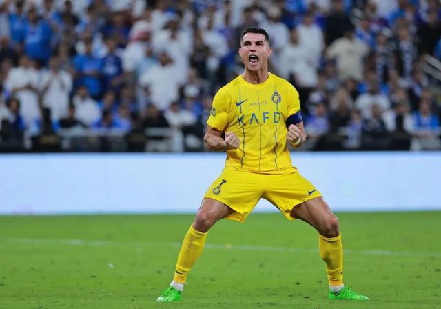 Cristiano Ronaldo renueva con Al Nassr hasta 2027