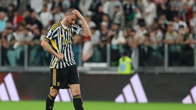 Bonucci, la Juventus lo mette fuori rosa: si allenerà da solo