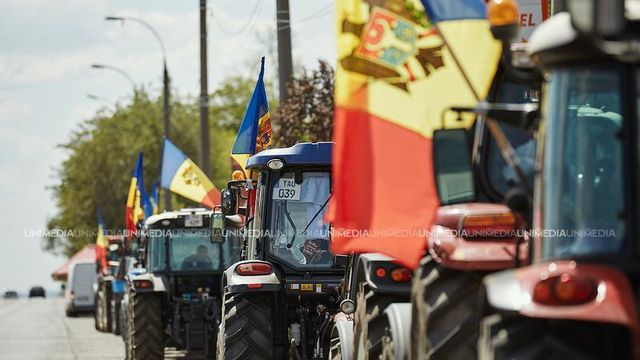 Fermierii anunță noi proteste – Invocă intimidări din partea Poliției care acționează la comandă și amendează agricultorii