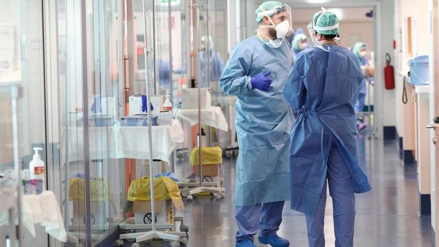 Trei spitale din Capitală vor interna doar pacienții cu forme medii și severe de Covid