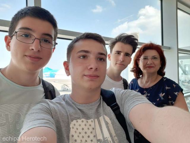 Trei liceeni români au obținut o medalie de aur și una de argint la Olimpiada Geniilor în SUA