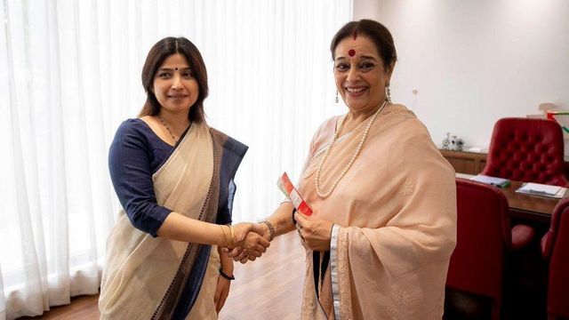 Shatrughan’s Wife Poonam Joins SP, To Fight Rajnath in Lucknow