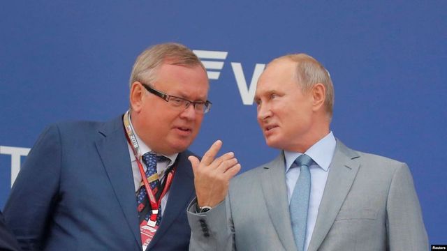 Банкир и ведущая. Казалось бы, при чем тут государство?