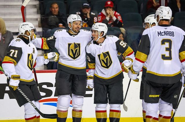 Pastrňák přispěl gólem a asistencí k vítězství Bruins, skórovali i Hertl a Nečas