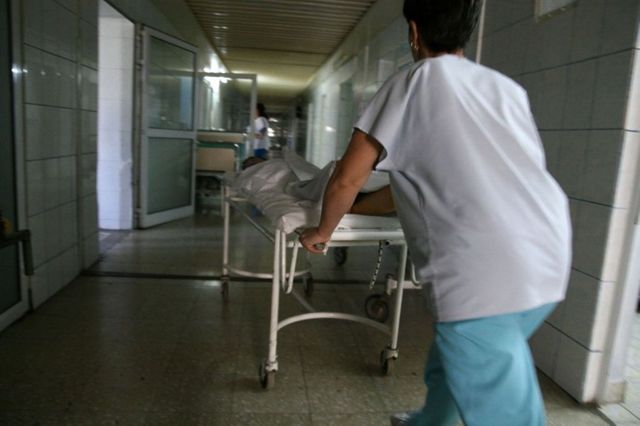 O infirmieră dintr-un spital din Rădăuți a murit după ce a căzut de la 2 metri