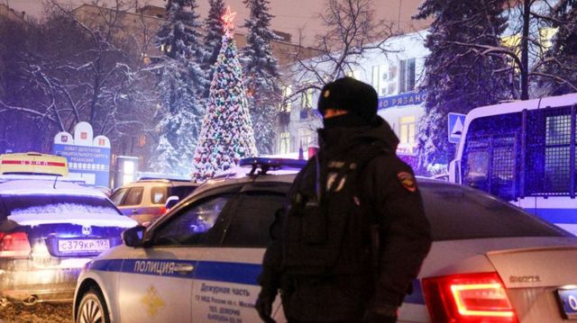 Două persoane au murit și trei au fost rănite, după ce un bărbat a deschis focul într-un centru comercial din Moscova