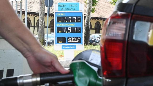 Urso, 'sui carburanti vedremo se usare l'accisa mobile'