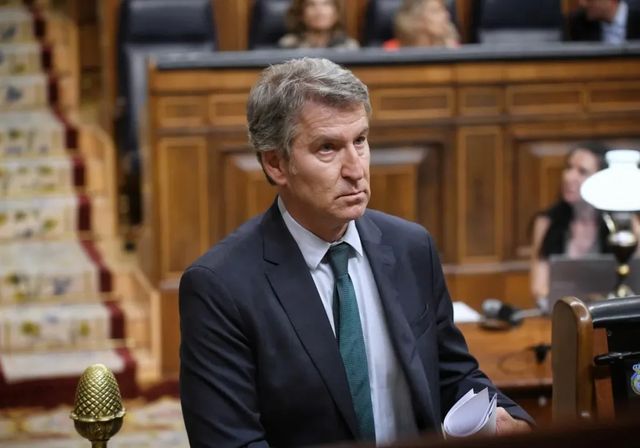 Feijóo se abre a modificar el Código Penal para ampliar los delitos que conllevan la expulsión de inmigrantes regulares