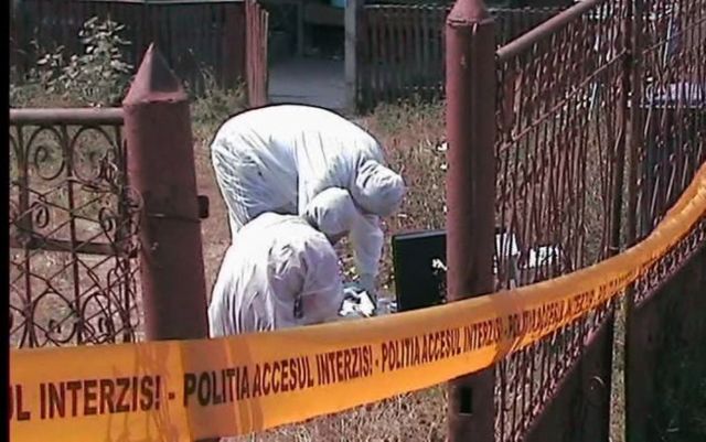 Crimă în Briceni: Un bărbat, omorât și târât în spatele casei la groapa de gunoi