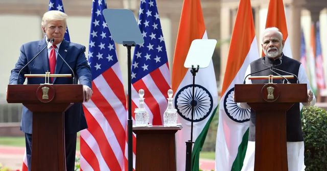 Indie slíbila, že přestane kupovat ruskou ropu, řekl Trump