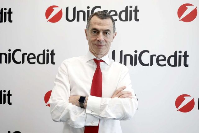 Unicredit, Mustier resta alla guida della banca