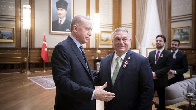 Orbán Viktor munkalátogatásra hívta meg a török államfőt augusztus 20-ára