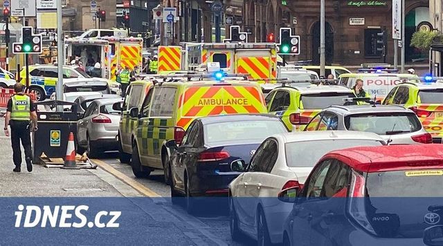 Útočník v Glasgow ubodal tři lidi, policie ho dopadla