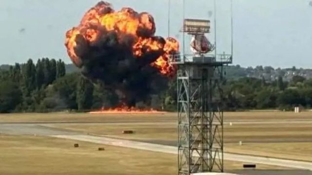 Piccolo aereo cade a Londra Southend, voli cancellati
