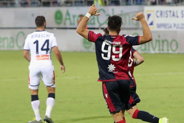 Cagliari-Genoa 3-1: Simeone, autogol Zapata e Joao Pedro