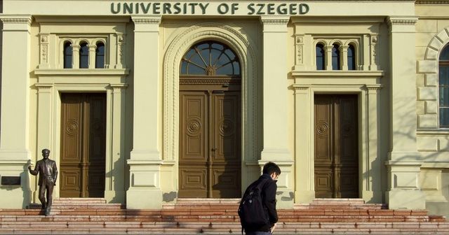 Síelt, majd operált is a koronavírussal fertőződött rektor Szegeden
