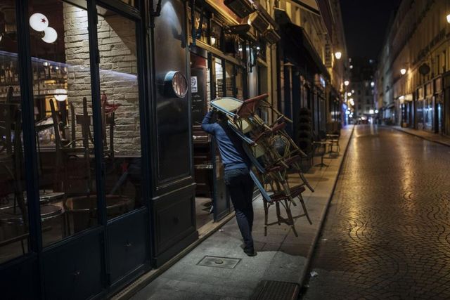 Francie prý tento týden vyhlásí celostátní karanténu, a nařídí lidem, aby zůstali doma