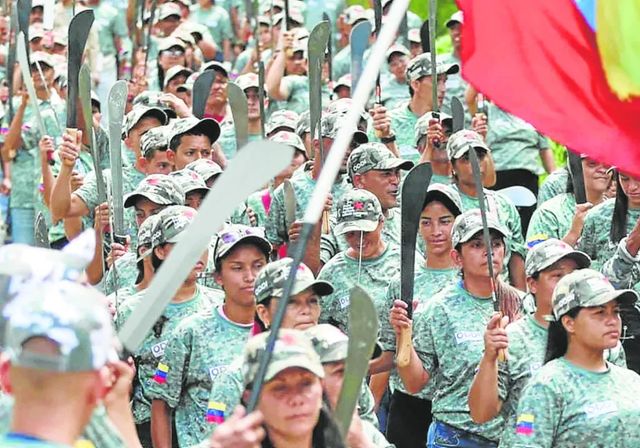 Trump y Maduro concentran tropas en el Caribe y se preparan para la guerra