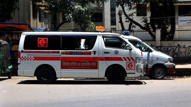 Un avión militar se estrella en un centro educativo en Bangladesh y deja al menos 19 muertos