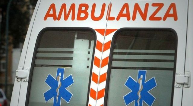 Cade da ponteggio, operaio 54enne muore nel Barese