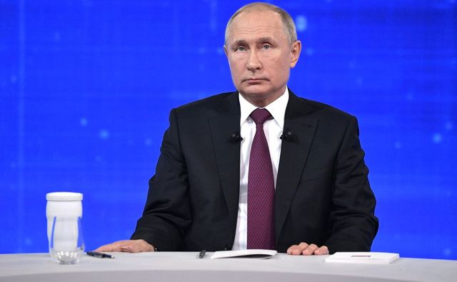 Oricine se întâlnește cu Vladimir Putin va trebui să stea 14 zile în carantină