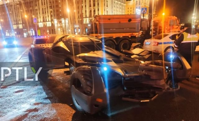 Mașina lui Batman, ridicată de poliția din Moscova
