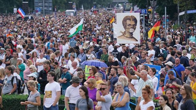 Protestul împotriva măsurilor anti-COVID de la Berlin s-a soldat cu 300 de rețineri